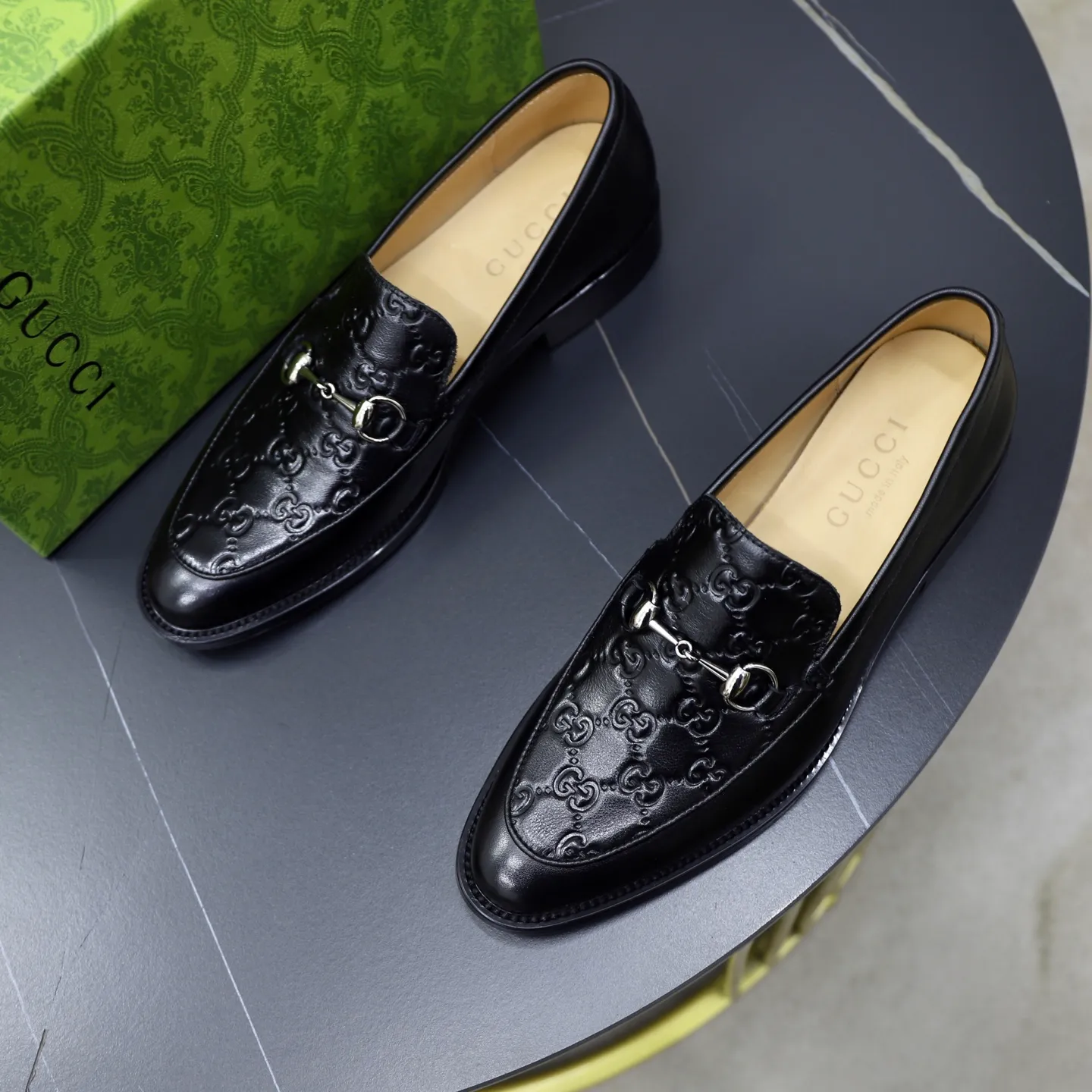 Men's shoes: 260🙅‍♂️🙅‍♂️🙅‍♂️Niuli Brand: GUCCI Size: 38-44 (45 can be customized) Level: Counter classic Material: Original soft cowhide upper Comfortable cowhide lining Original lightweight outsole Style category: Business casual footwear Driving leather shoes Color: Actual picture color